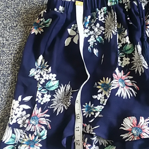 Shorts - Picture 6 of 7